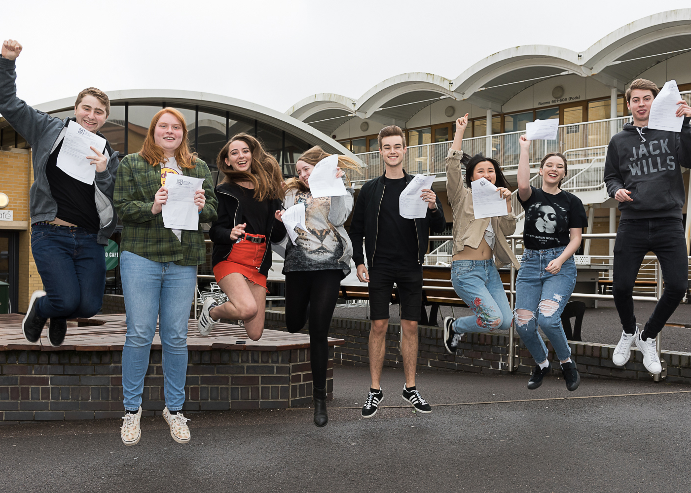 SOUTH DOWNS COLLEGE (UK)